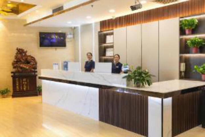 Aksu Meiyuhua Hotel