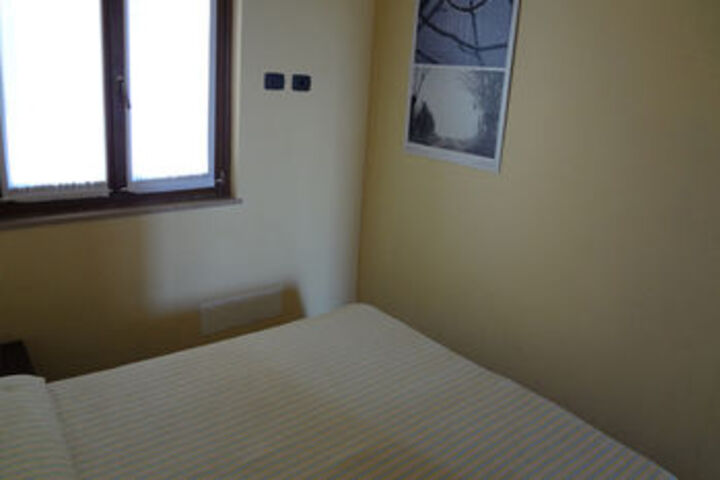 Room 8 of 20