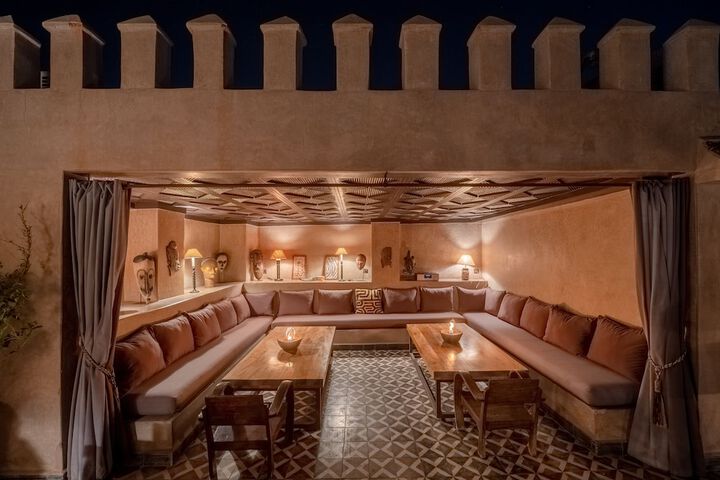 Lounge 50 of 60