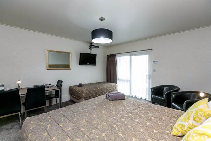 Room 9 of 34