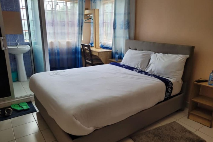 Room 13 of 20