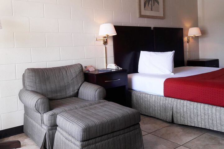 Room 42 of 60