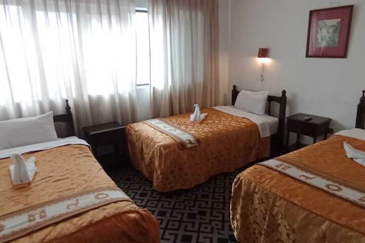 Room 7 of 9