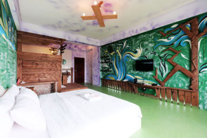 Room 21 of 36