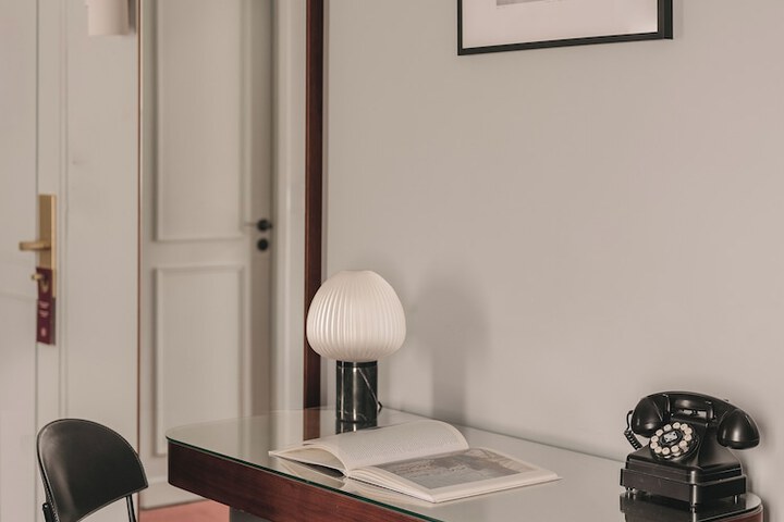 Room 43 of 62