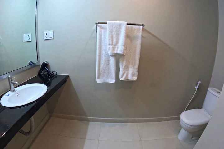 Room 13 of 25