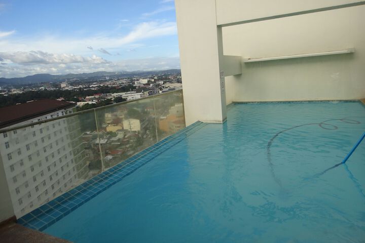 Hotel Pool