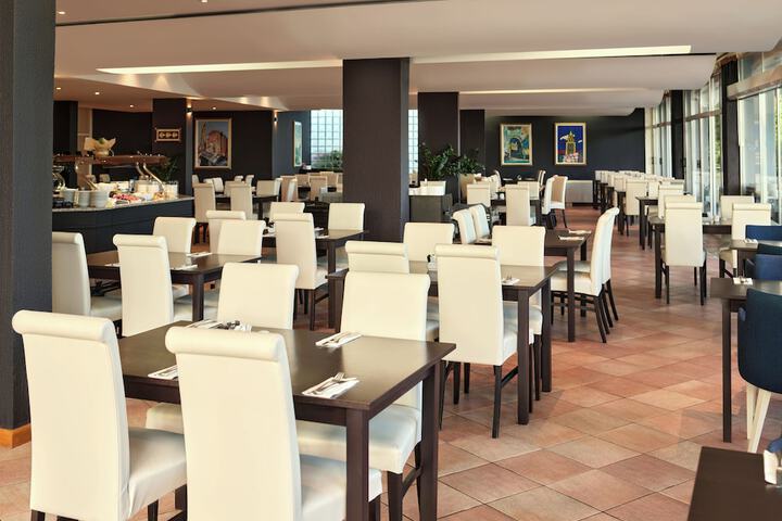 Dining 49 of 69