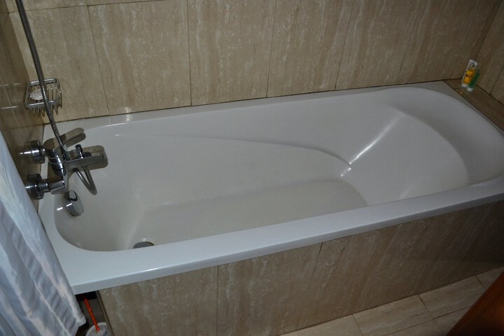 Room 6 of 15