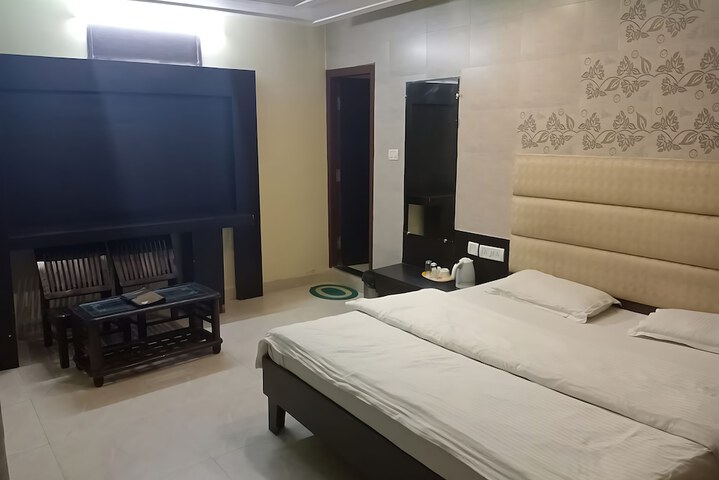 Room 14 of 82