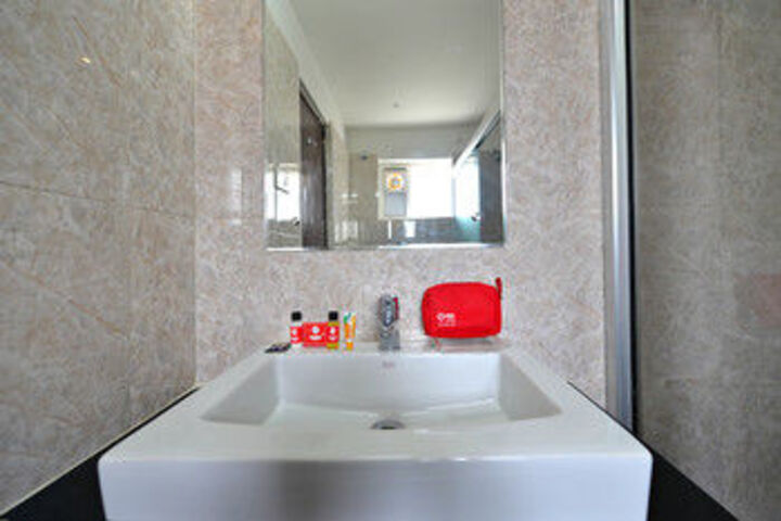 Room 4 of 20