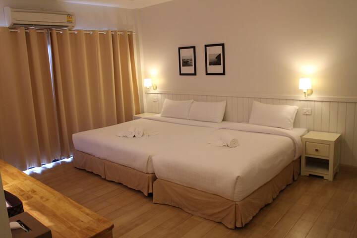 Room 4 of 66