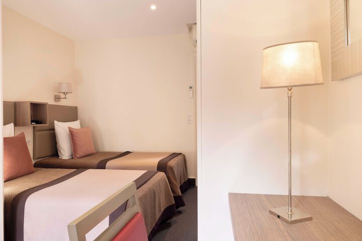 Room 15 of 73
