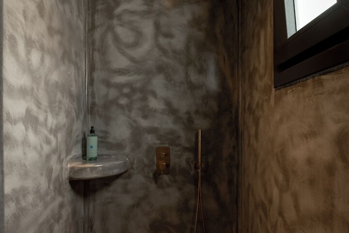 Room 66 of 99