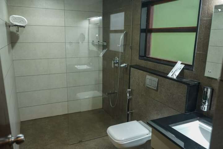 Room 20 of 37