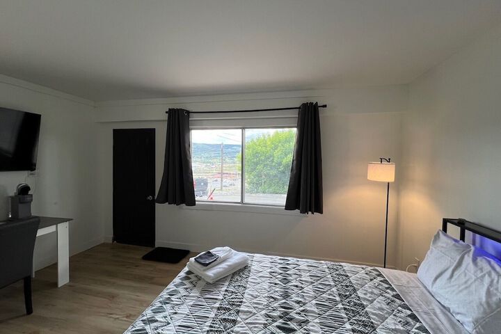 Room 5 of 70