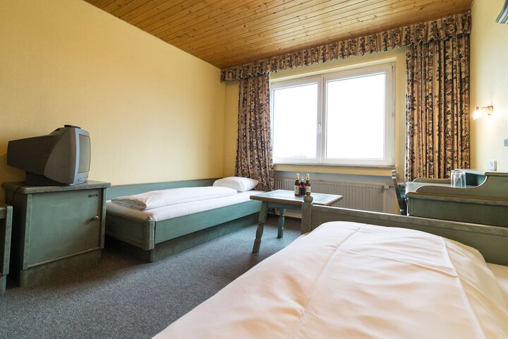 Room 4 of 57