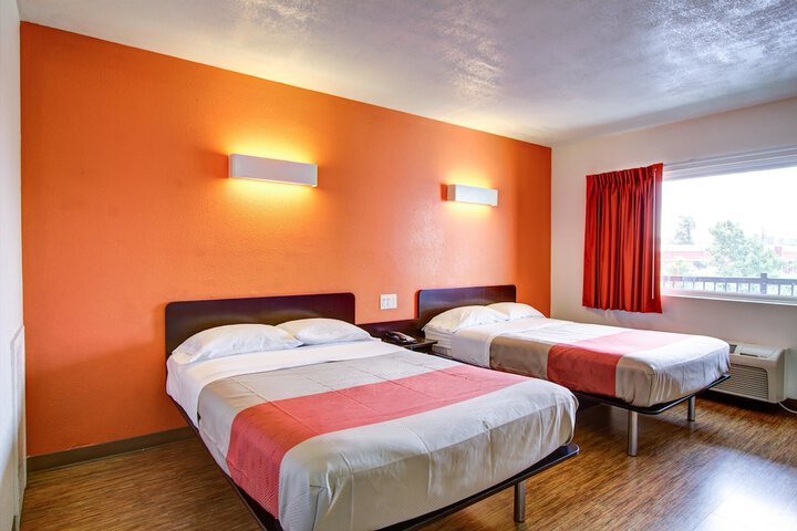 2 Double Beds (2 of 5)
