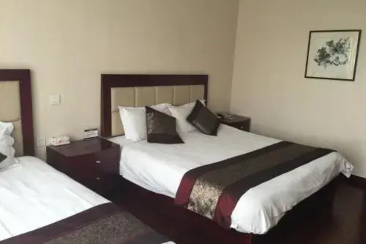 Room 5 of 15