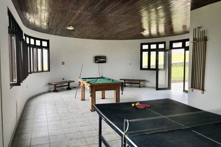 Room 7 of 18