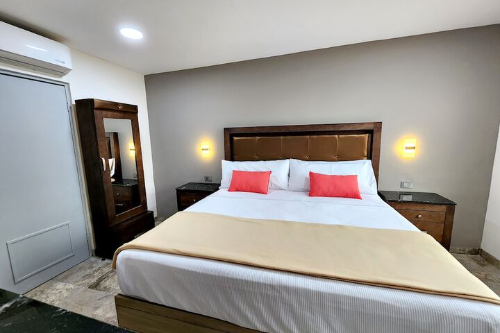 Room 14 of 35