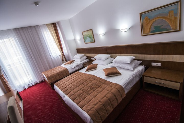 Room 10 of 27