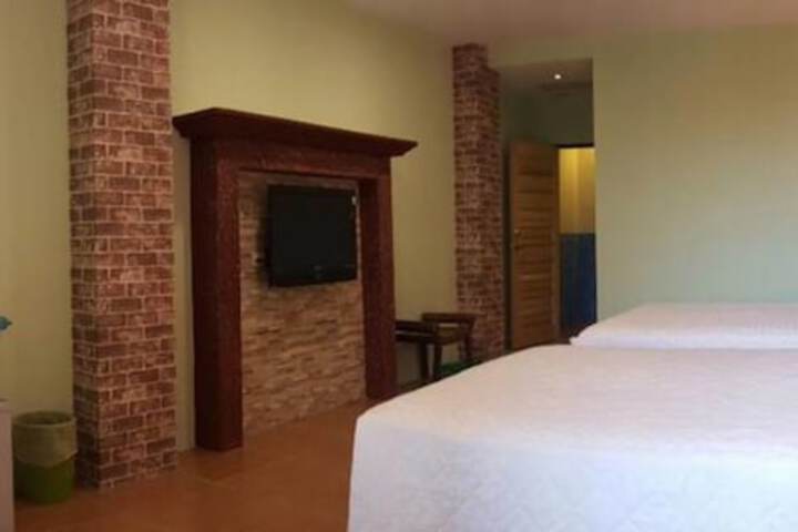 Room 14 of 33
