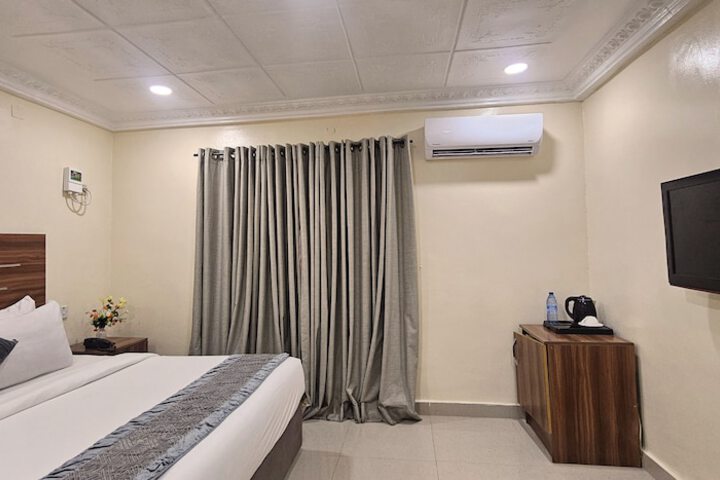 Room 37 of 81