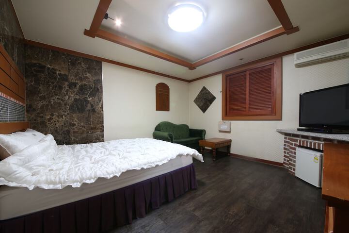 Room 22 of 39