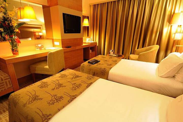 Room 6 of 71