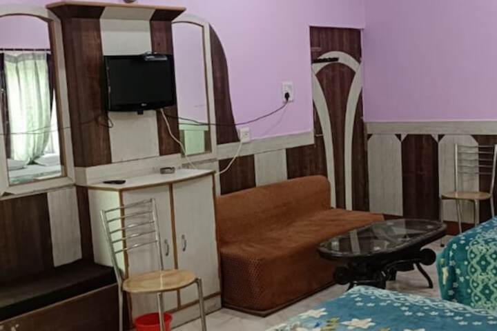 Room 4 of 17