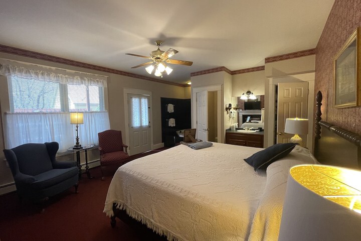Room 33 of 67