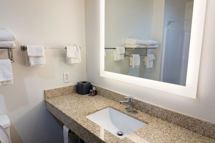 Room 11 of 14
