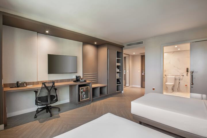 Room 19 of 131