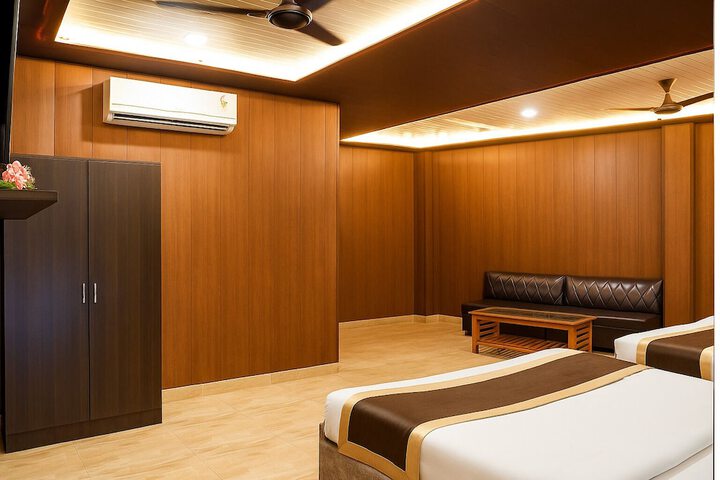 Room 9 of 34