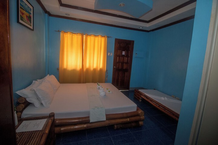 Room 73 of 210