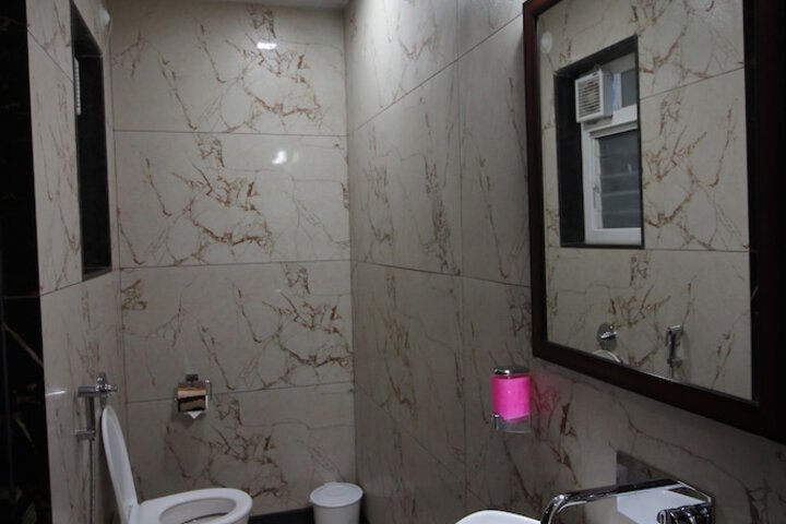 Room 15 of 44