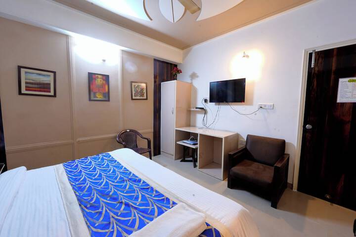 Room 6 of 19