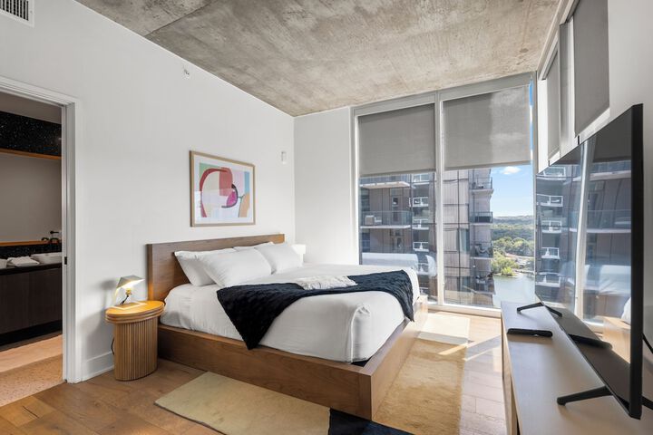 Room 111 of 860