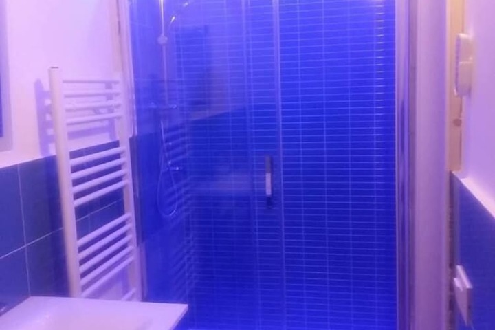 Room 10 of 16