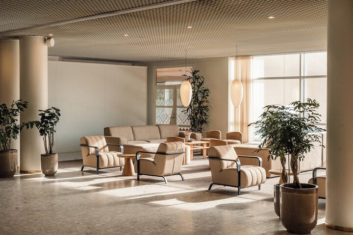 Hotel Lobby