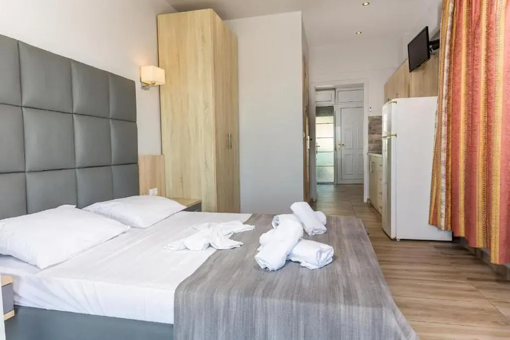 Room 5 of 17