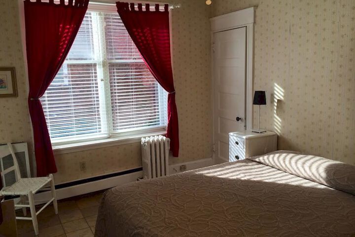 Room 17 of 99