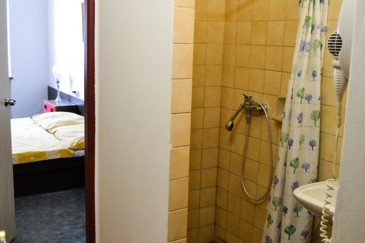Room 57 of 77