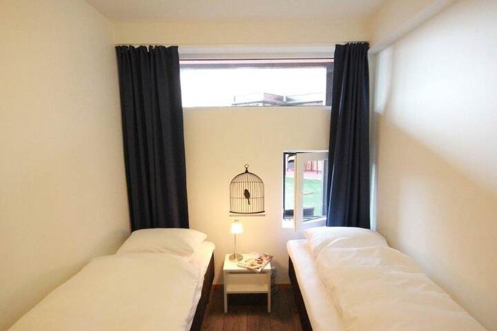 Room 2 of 19