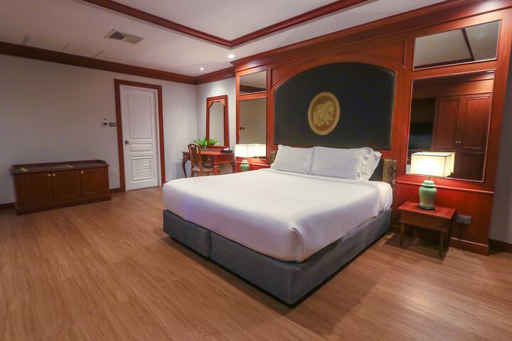 Room 8 of 91