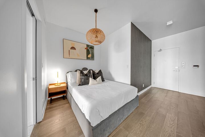 Room 14 of 77