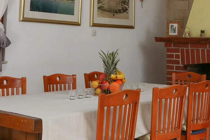 Dining 22 of 22