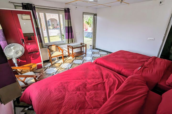 Room 52 of 97