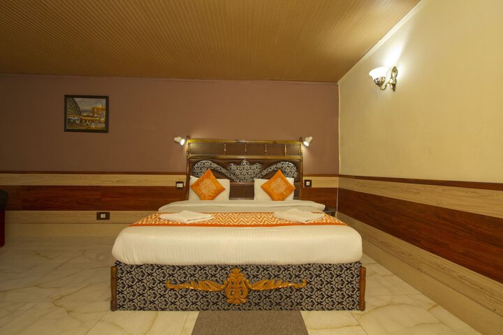 Room 15 of 26
